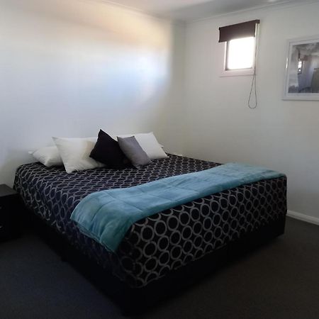 Twin Swans Motel Inverell Extérieur photo