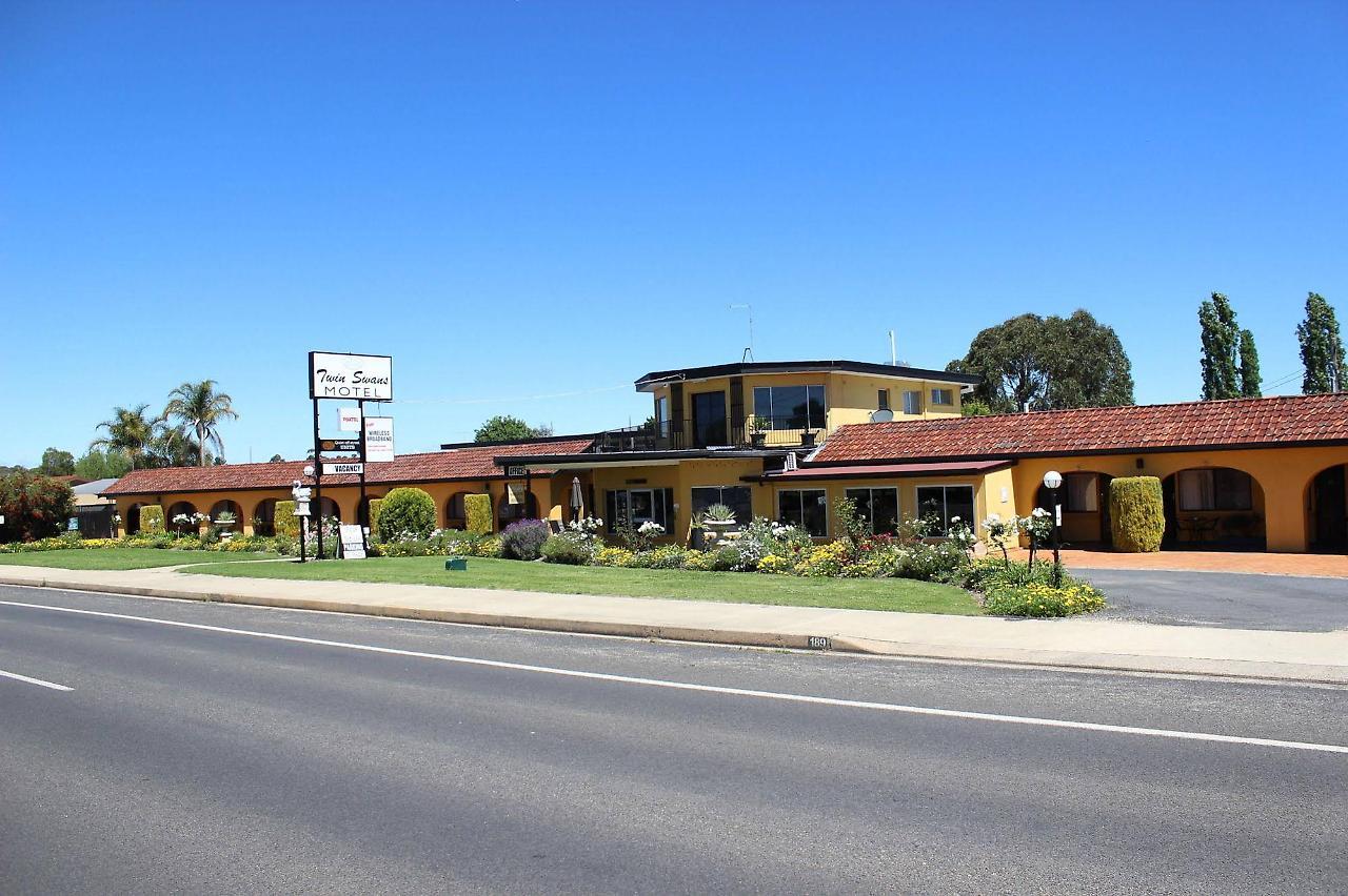 Twin Swans Motel Inverell Extérieur photo