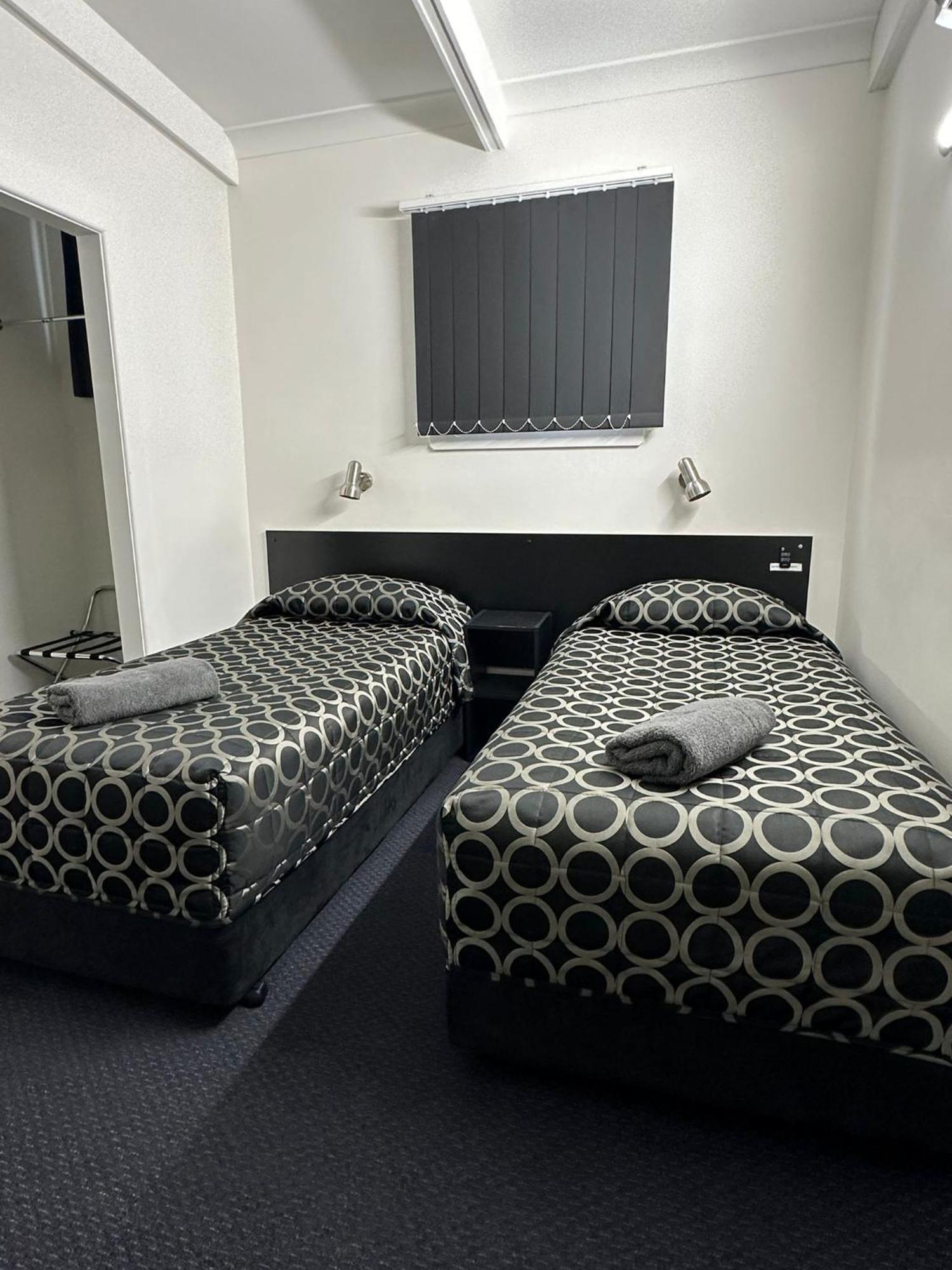 Twin Swans Motel Inverell Extérieur photo