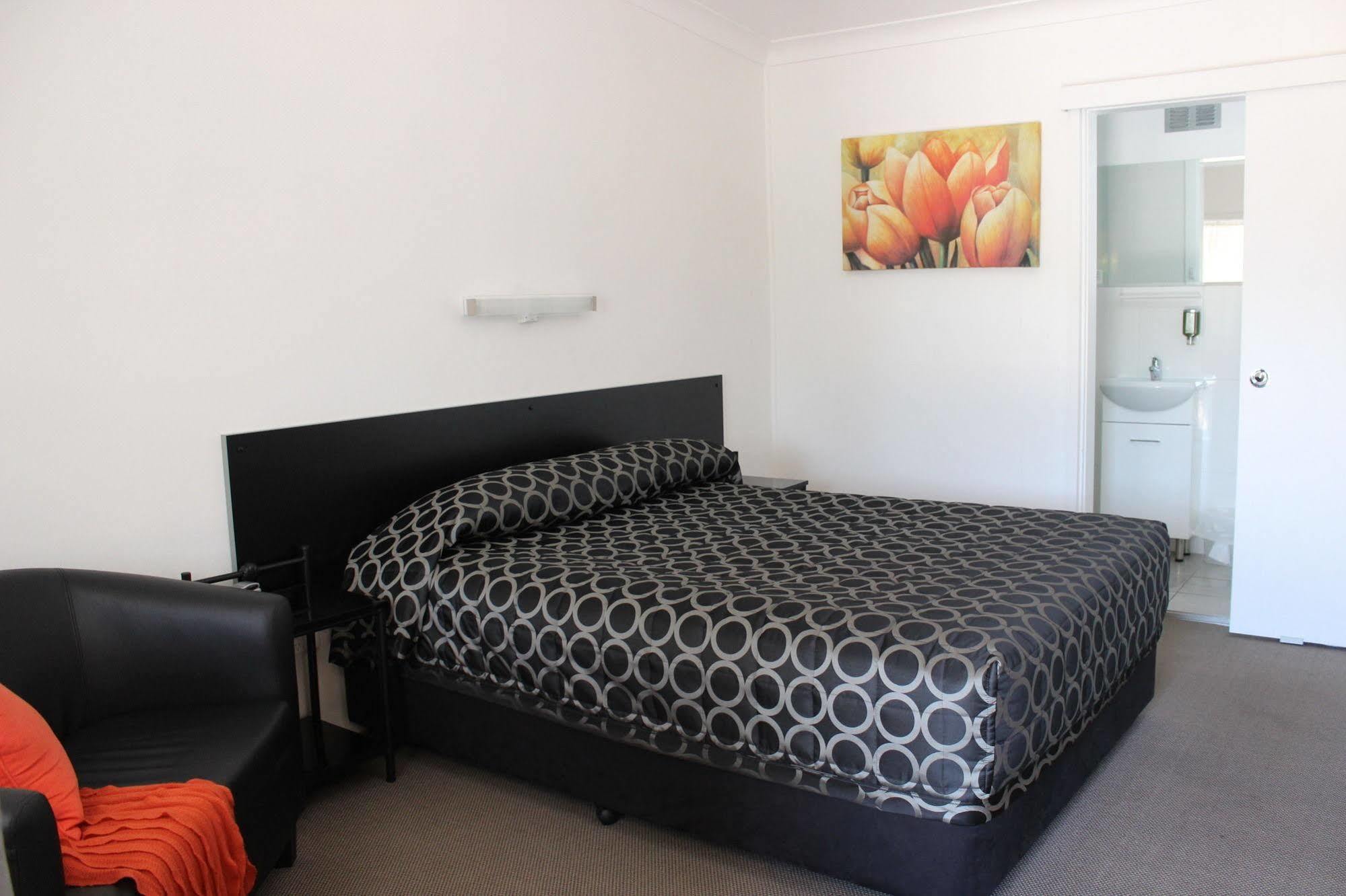 Twin Swans Motel Inverell Extérieur photo