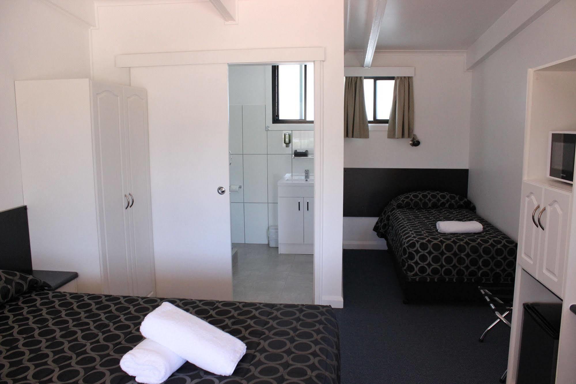 Twin Swans Motel Inverell Extérieur photo